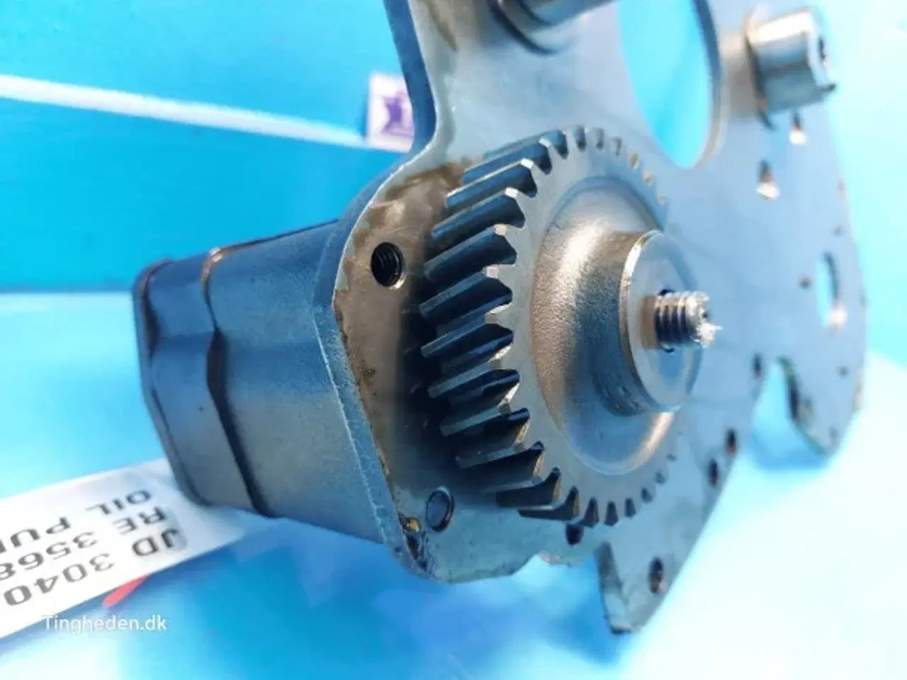 Billede 2 - John Deere 3040 Oliepumpe RE35685