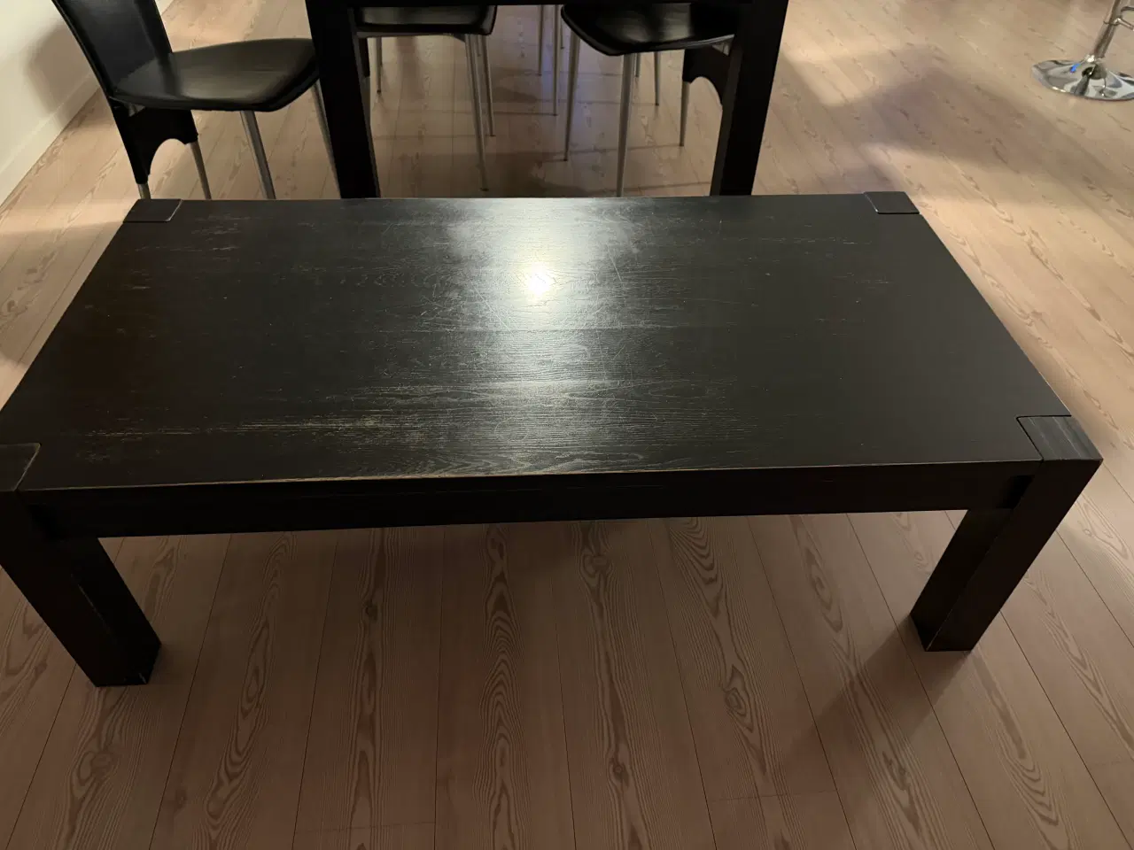 Billede 2 - Sortbejset sofabord i massiv fyrretræ