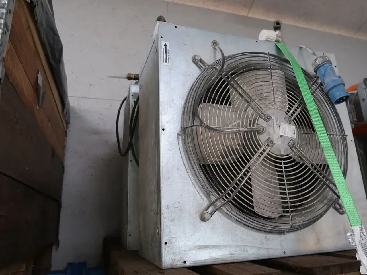 Billede 1 - Palle med udsugningsdele (defekt)