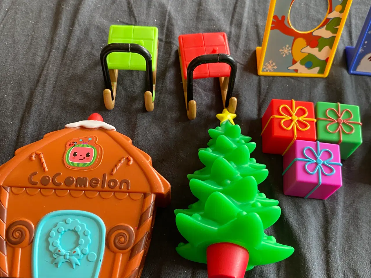 Billede 6 - Cocomelon figurer + tilbehør 