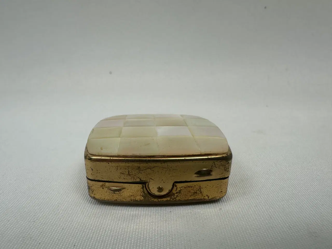 Billede 2 - Antik / vintage pilleæske med perlemor