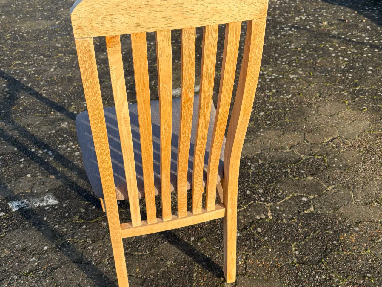 Billede 2 - Spisebordsstole i Egetræ sæbehandlet