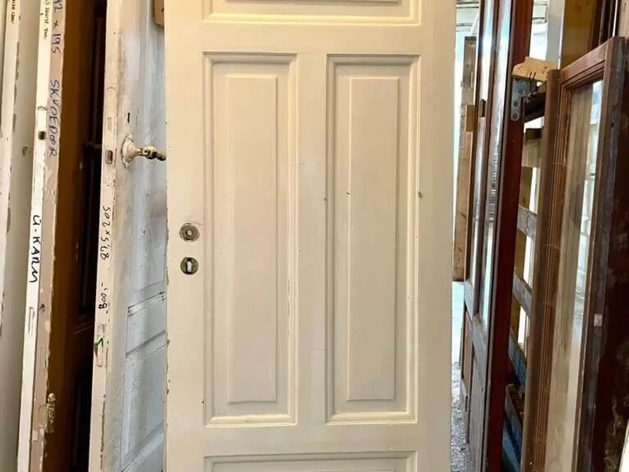 Billede 2 - Original, smal og lav fyldningsdør u. karm