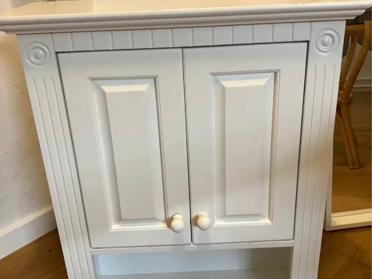 Billede 1 - Vægskab 