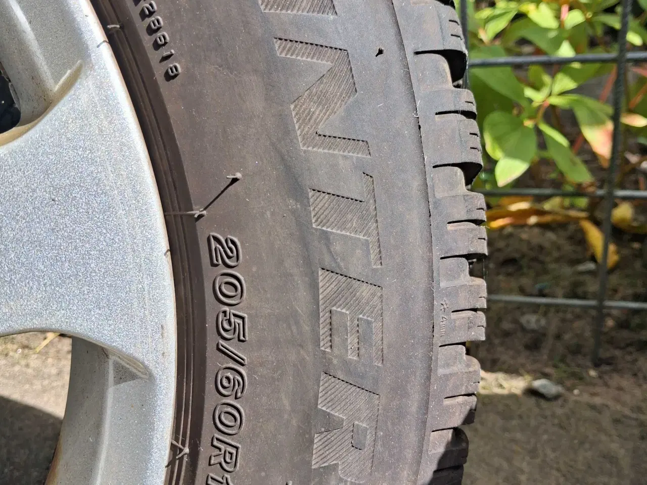 Billede 2 - Vinterdæk på Alufælg 16" Firestone,205/60R16