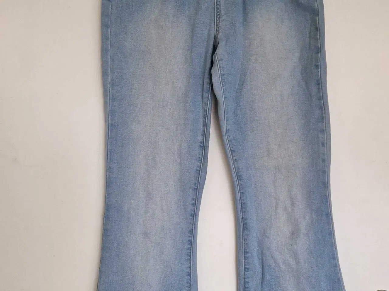 Billede 1 - Blå jeans med flare
