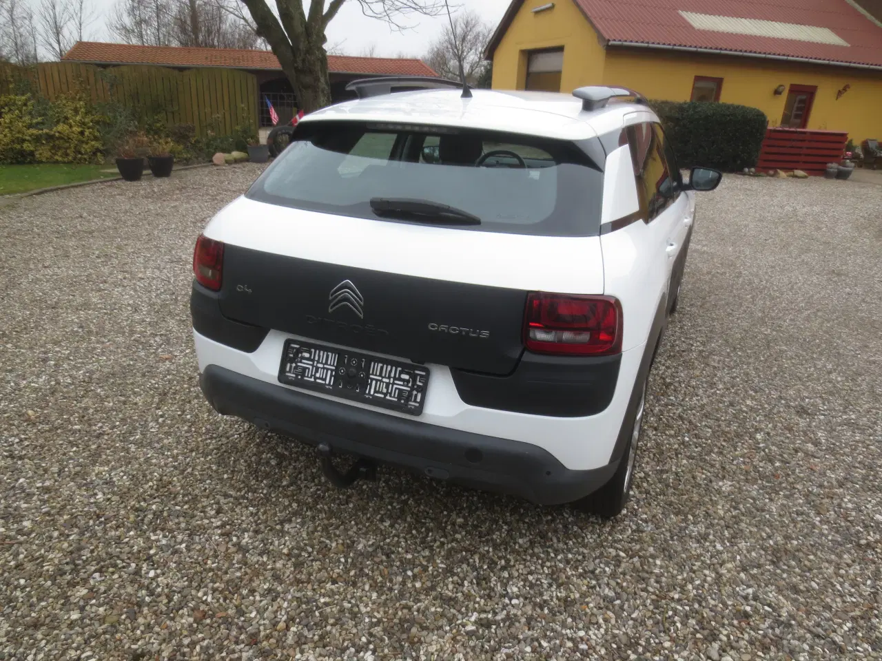 Billede 8 - Citroen C4 Cactus 1.2 i Km 144. År 2015. Nysynet.