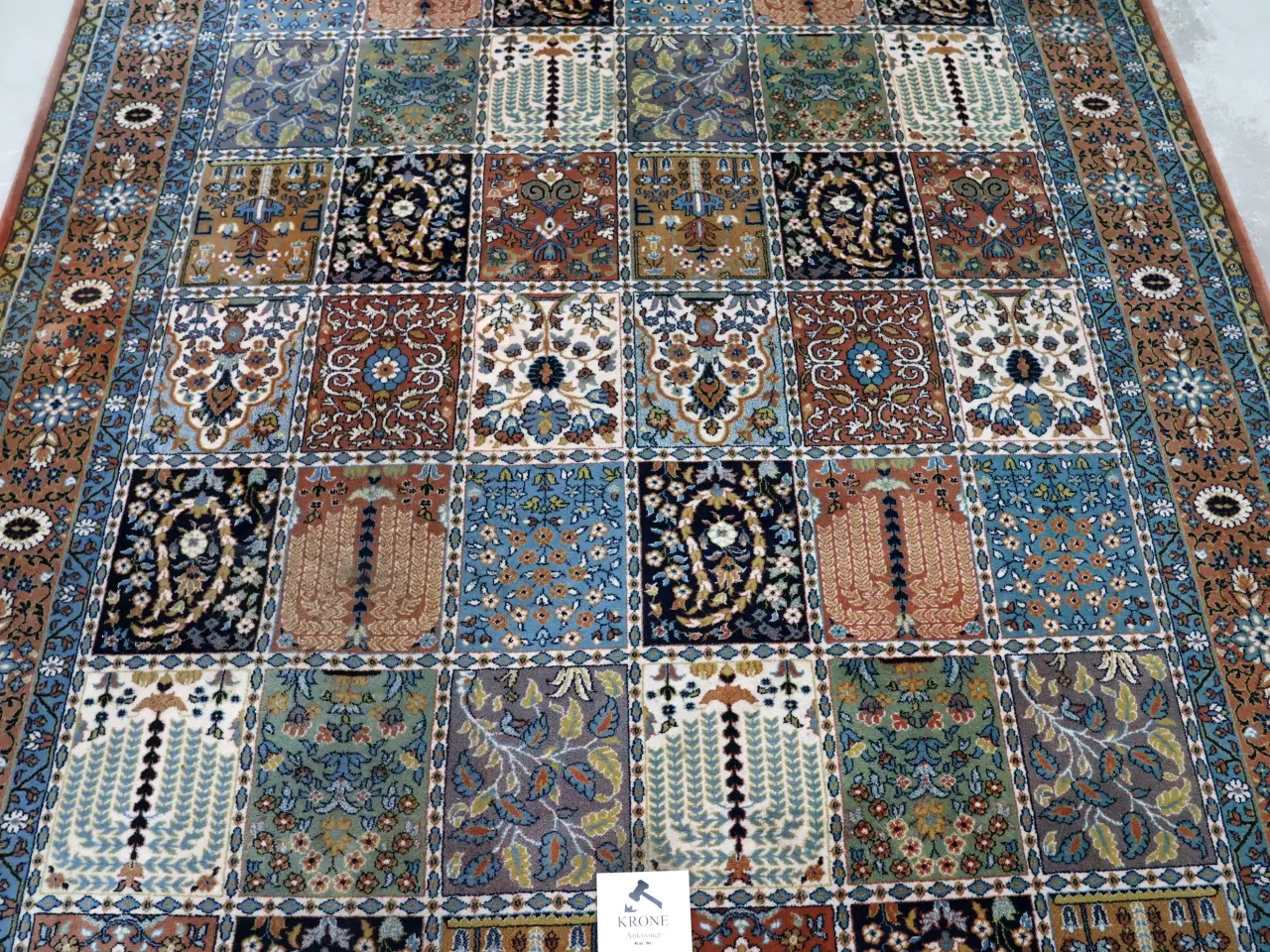 Billede 2 - Ægte tæppe mål ca 300*200cm, brugsspor, slid og pl