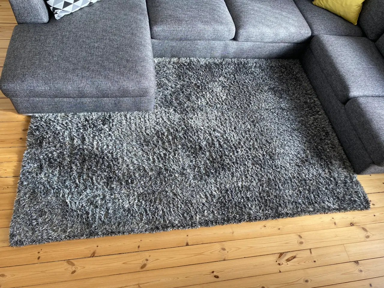 Billede 2 - Tyk og lækker Tinsel ryatæppe – grå (170x240 cm)