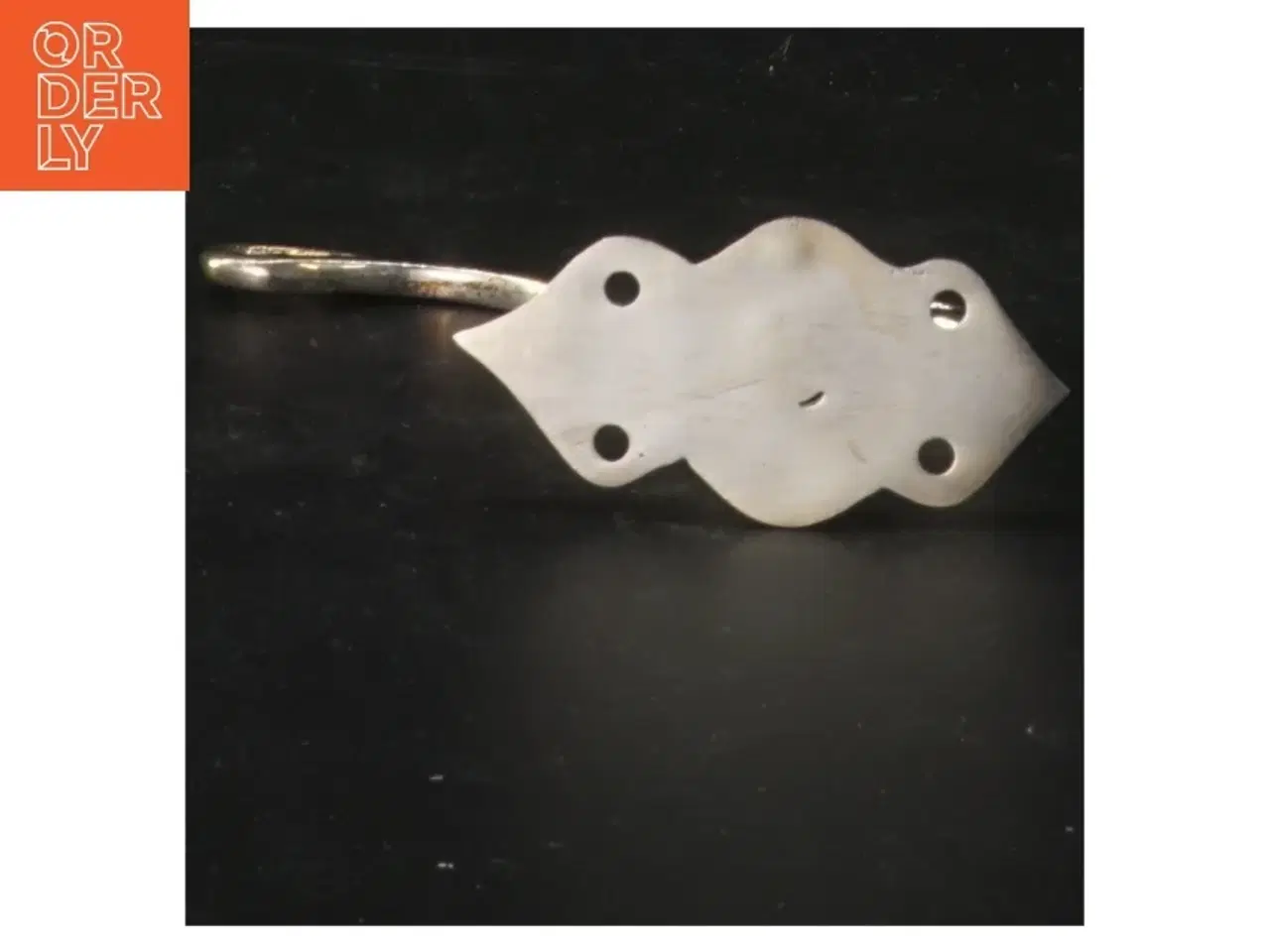 Billede 4 - Knager i sølvfarvet metal (str. 11 cm)