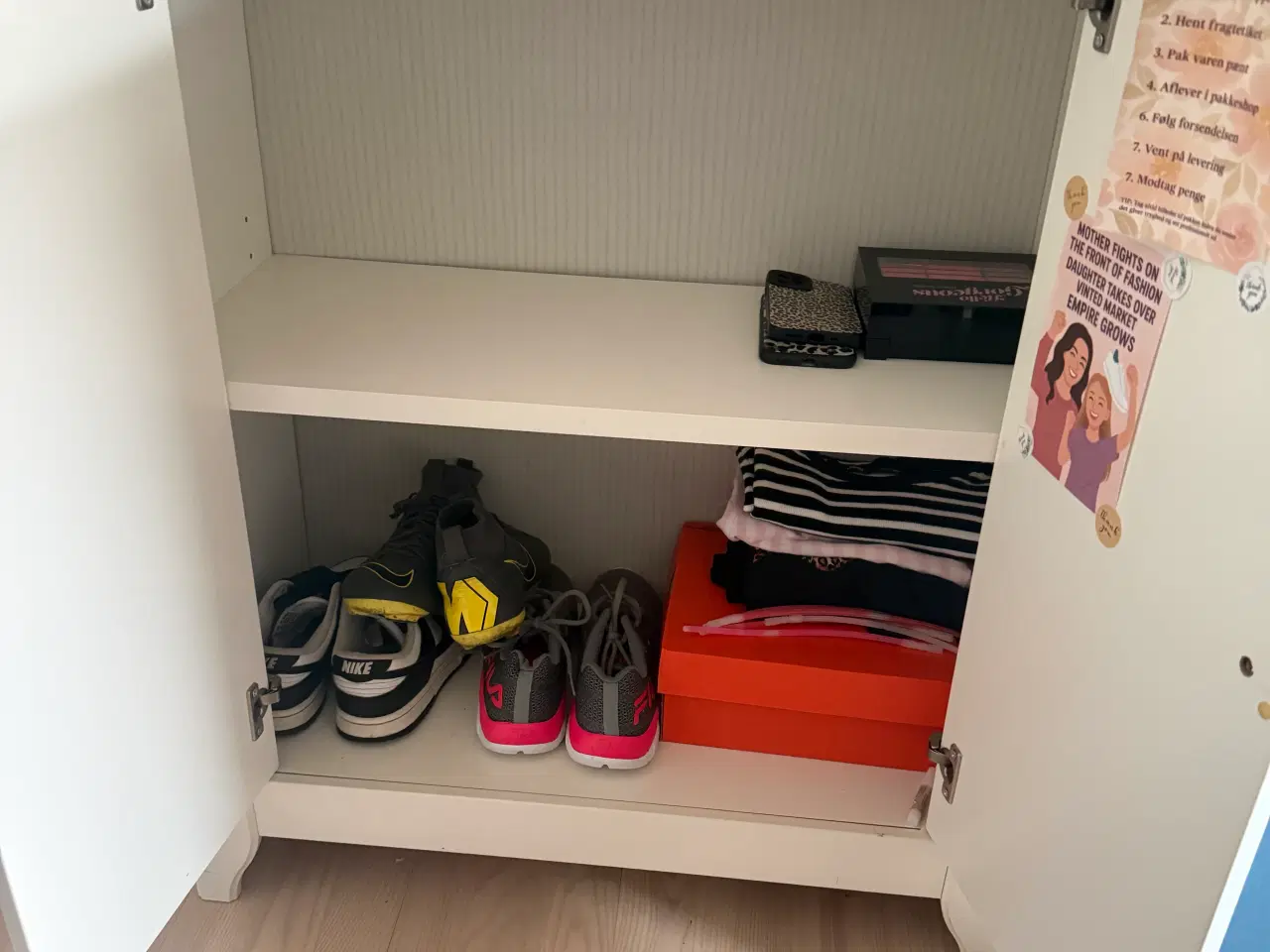 Billede 3 - Lille hvid kommode til børneværelse