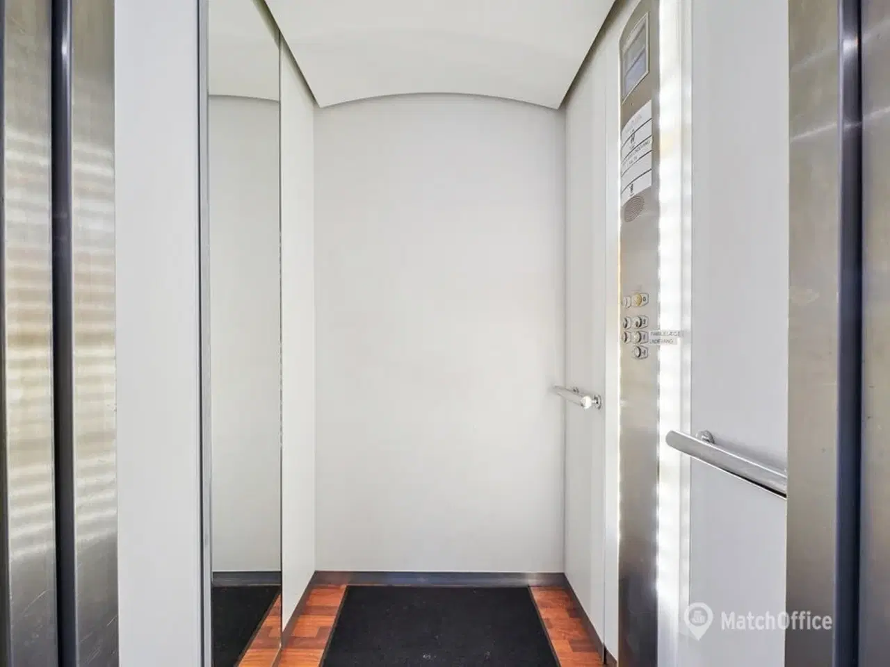 Billede 4 - Klassisk ejendom m. fælles tagterrasse og parkering