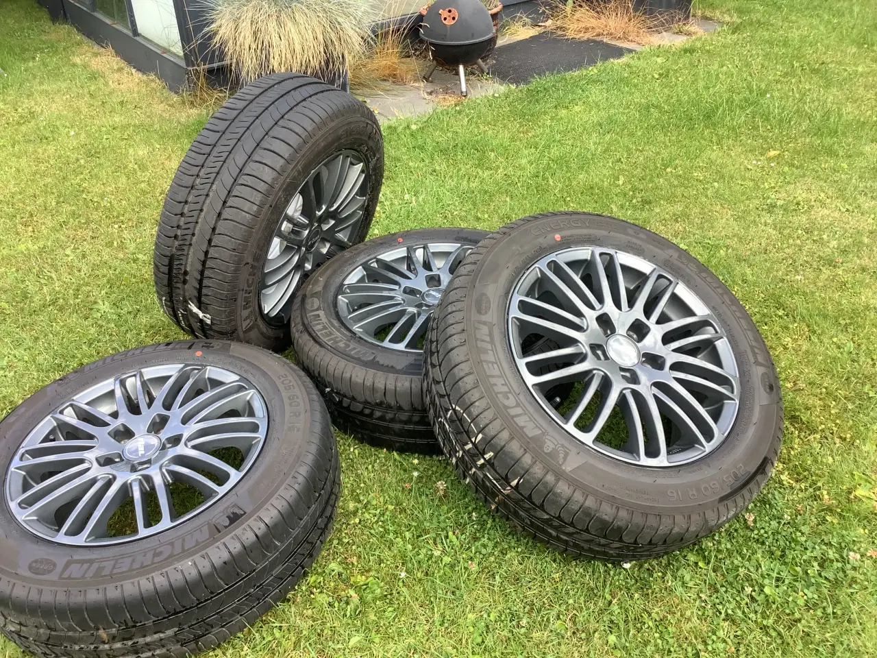 Billede 1 - Alufælge med sommerdæk
