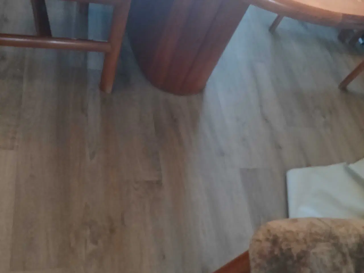 Billede 5 - Elegant Kirsebærtræs Spisebord - Udtrækkeligt & Kl