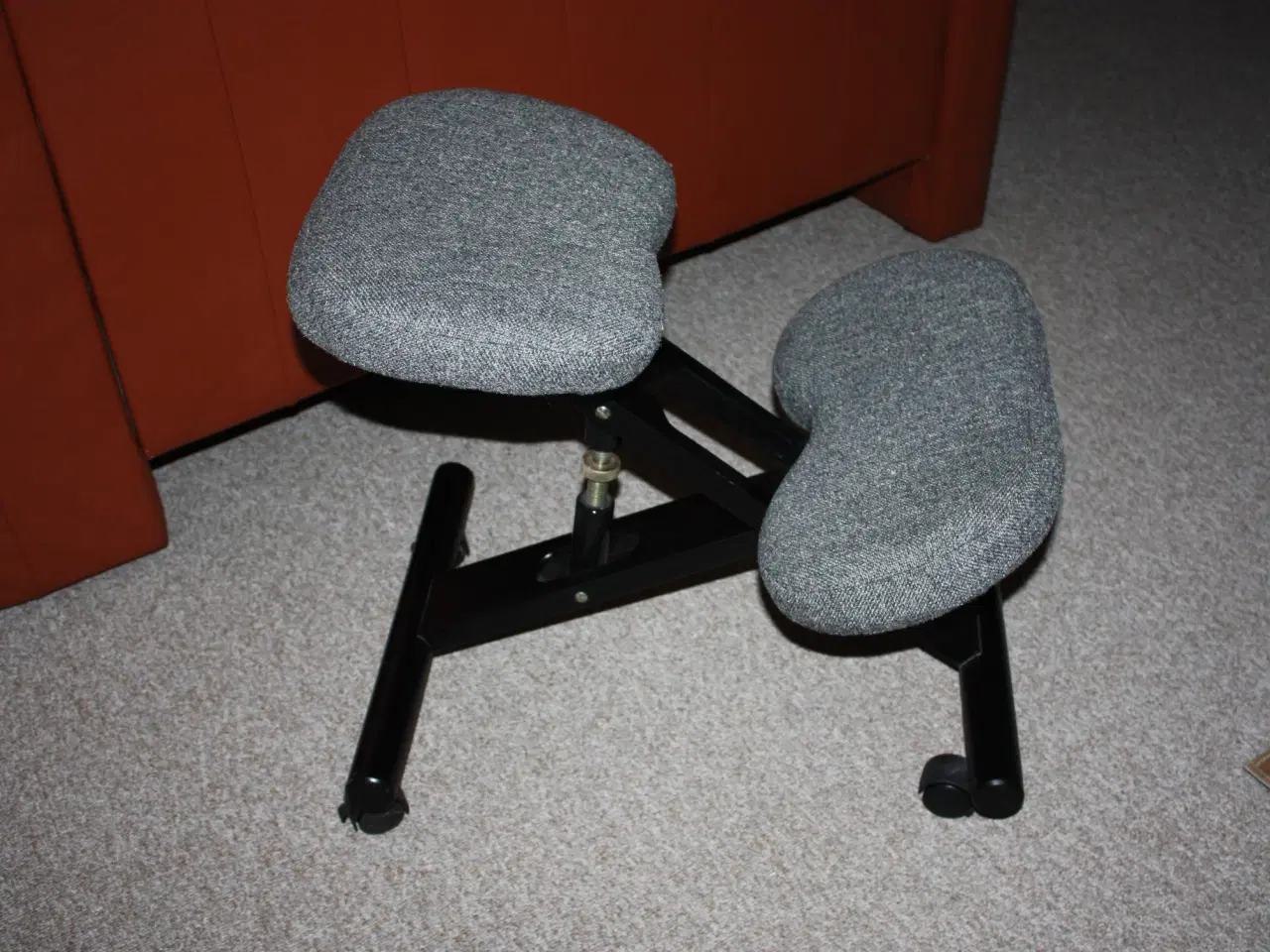 Billede 1 - Ergonomisk knæ stol