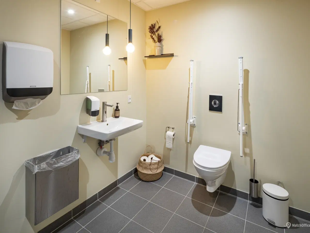 Billede 20 - Velbeliggende nyere moderne kontorlokaler med fælles kantineordning