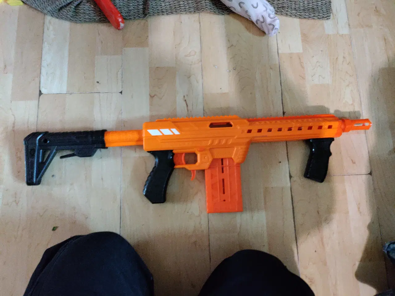 Billede 1 - Legetøj våben 