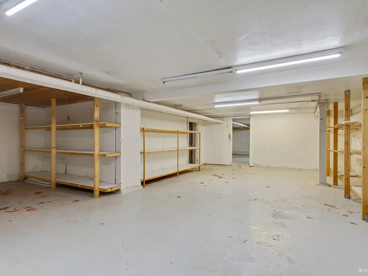 Billede 8 - Stor butik i gågaden ved Springvandspladsen