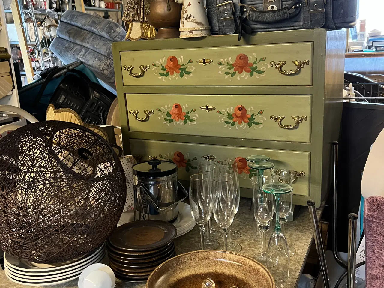 Billede 16 - Indendørs Loppemarked med gode priser 