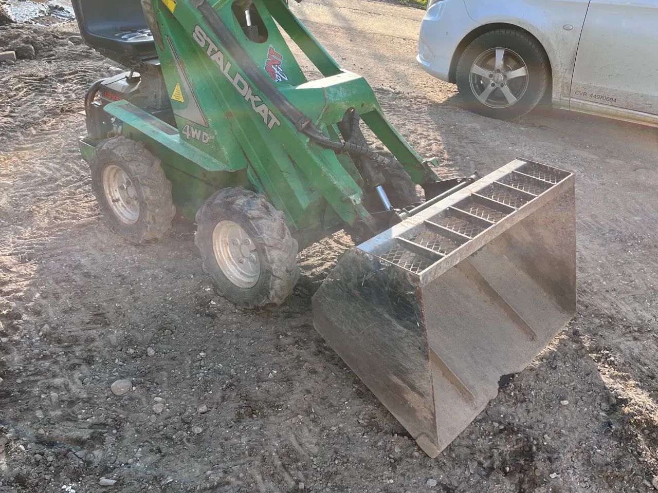 Billede 3 - Avant staldkat med redskaber 