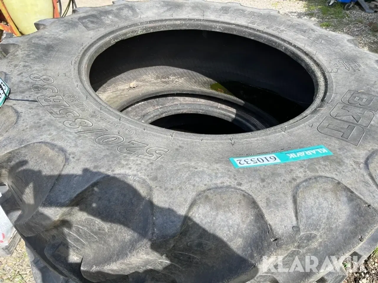 Billede 1 - Dæk 520/85 38 defekt BKT 520/85 R 38