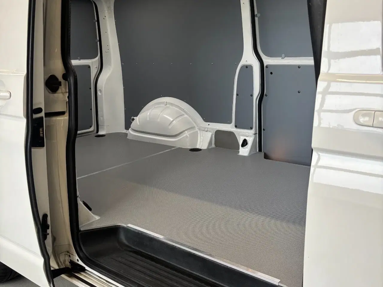 Billede 9 - VW Transporter 2,0 TDi 150 Kassevogn DSG lang