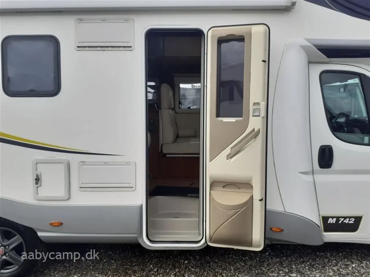 Billede 5 - 2012 - P.L.A M 742   Alkovemodel. lyse lædersæder. ovn.