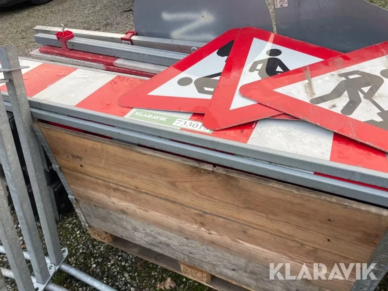 Billede 11 - Diverse afspærringer og skilte