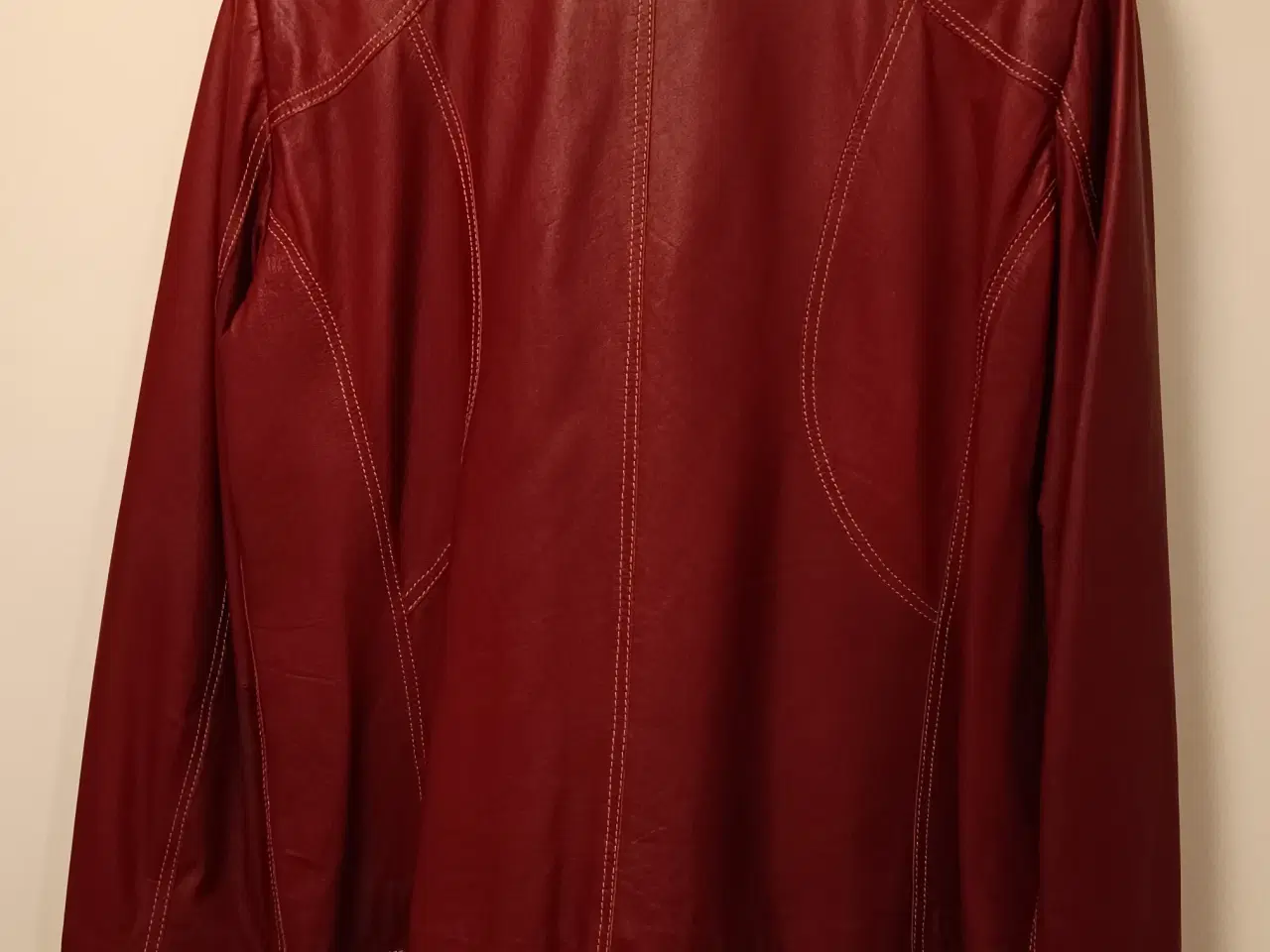 Billede 2 - Skindjakke - dame - i lækker blød lammeskind