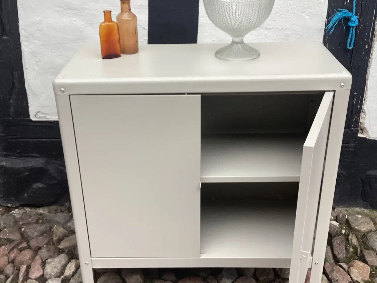 Billede 2 - Metal skab Kolbjörn ikea