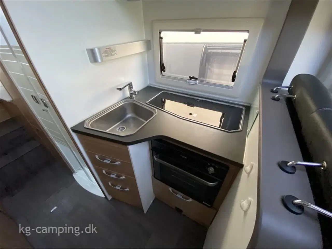 Billede 15 - 2020 - Adria Coral AXESS 670 SL VELHOLDT Adria Coral Axcess 67 SL