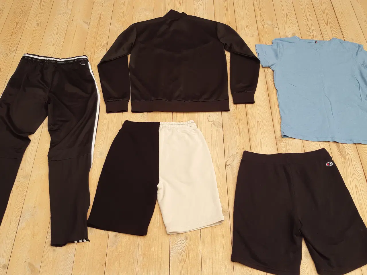 Billede 2 - Str 13 - 14 år, str L og XL og 176