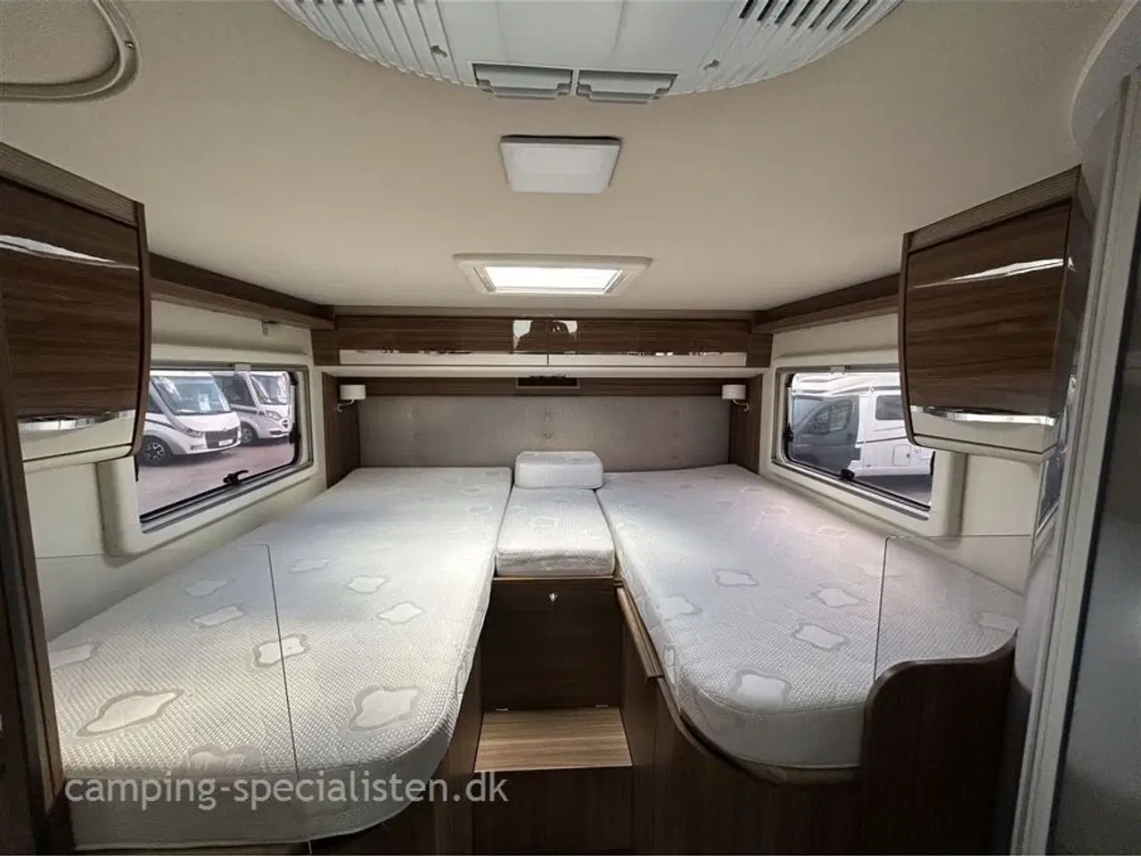 Billede 9 - 2017 - Euramobil Integra Line 720   Eura Mobil IL 720 kan nu ses hos Camping-Specialisten.dk Silkeborg
