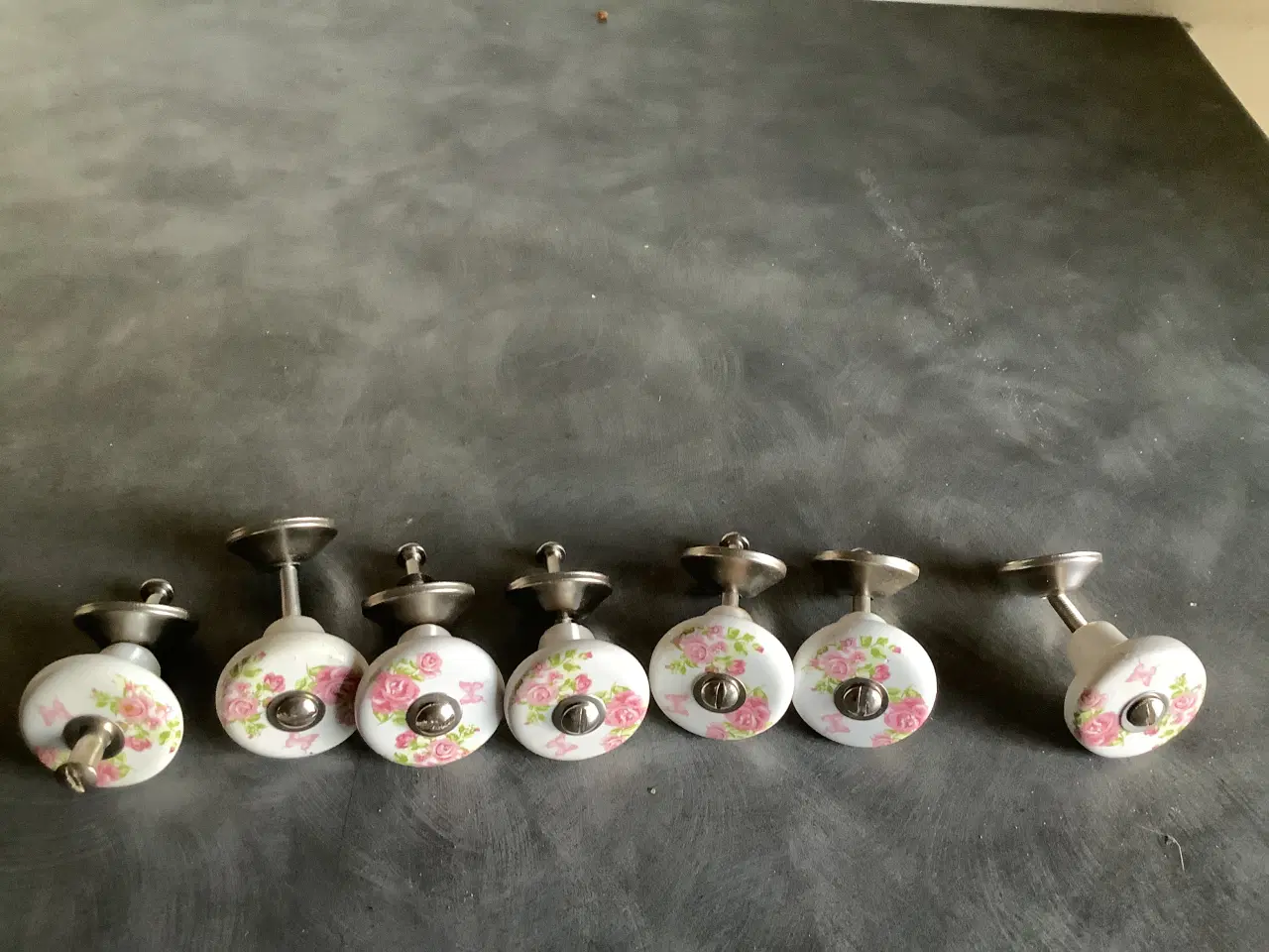 Billede 2 - Porcelæns knopper til skuffer