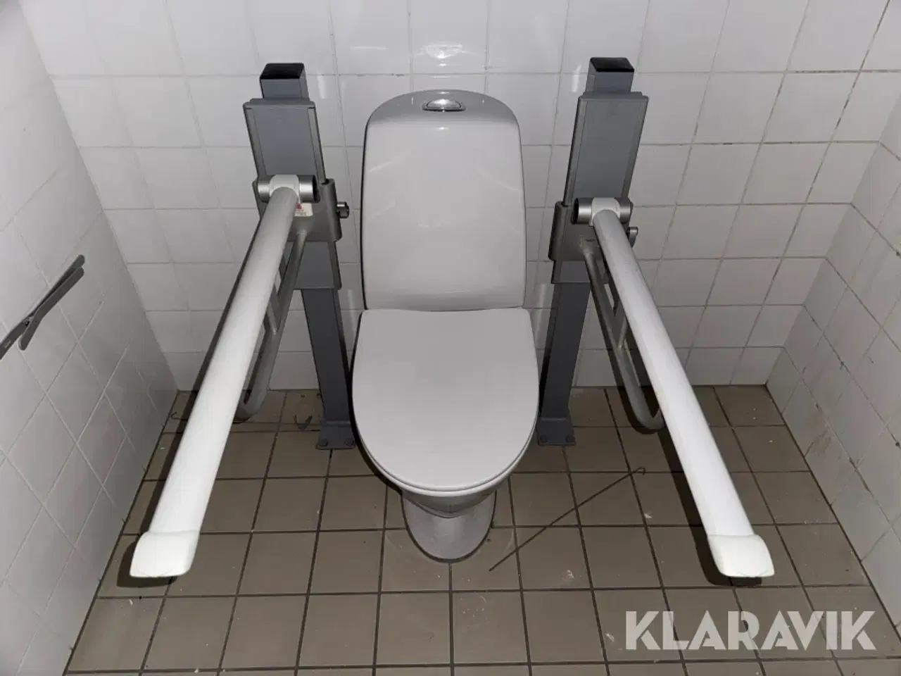 Billede 3 - Handicap Toilet og håndvask