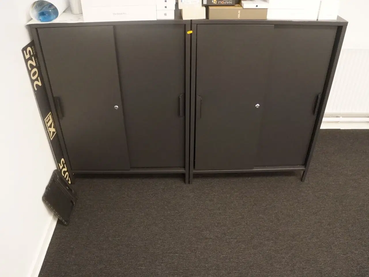 Billede 1 - 2 stk. Skabe