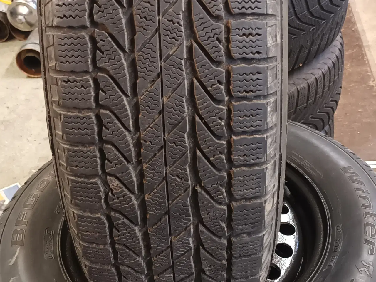 Billede 4 - Vinterdæk på Stålfælge 215/70R/16