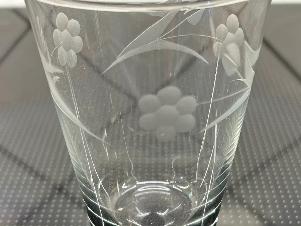 Billede 3 - Kastrup Glasværk, Lis med sort fod, Øl/Vandglas