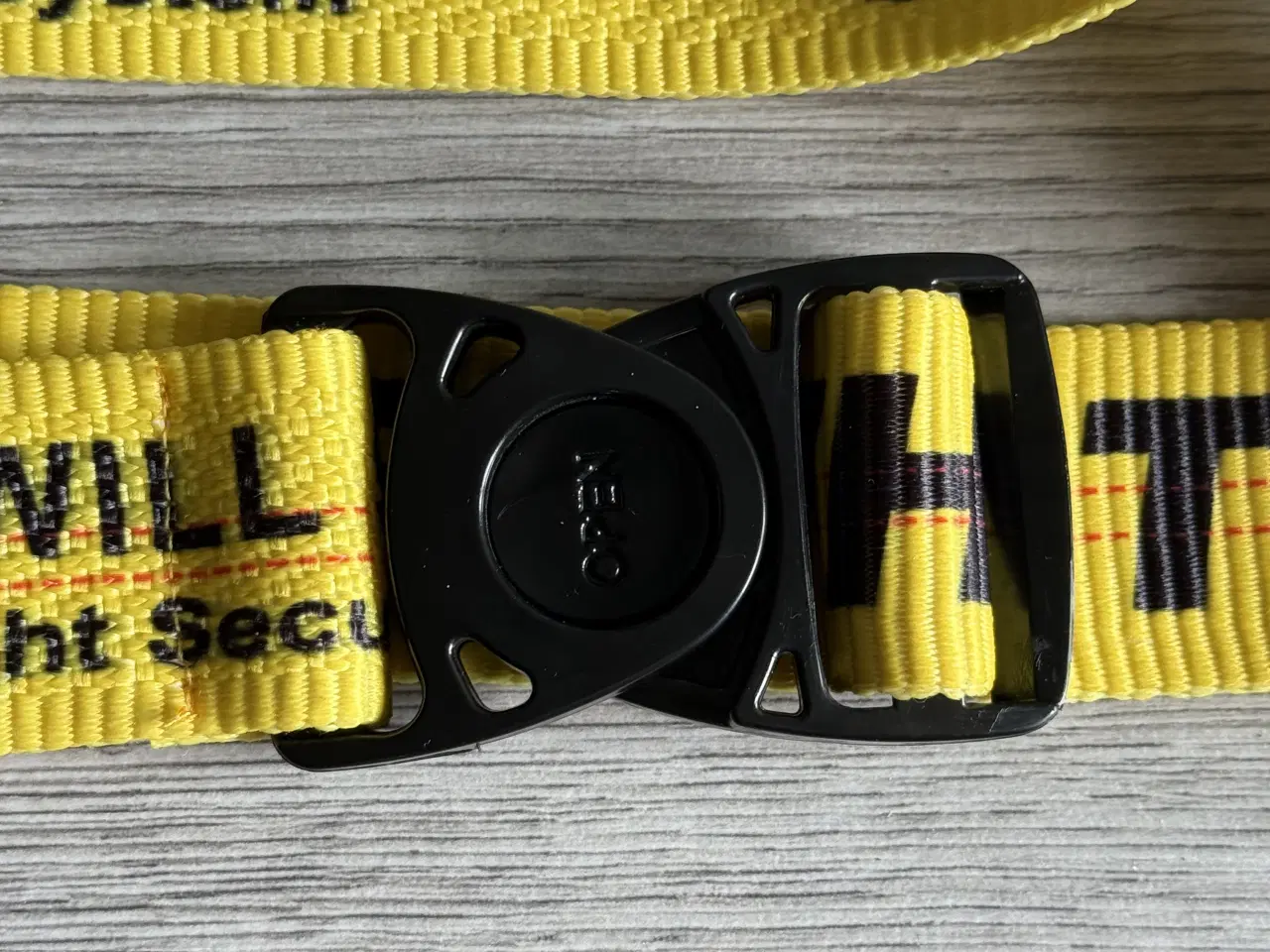 Billede 6 - To nye Off-White bælter, sort el. gult