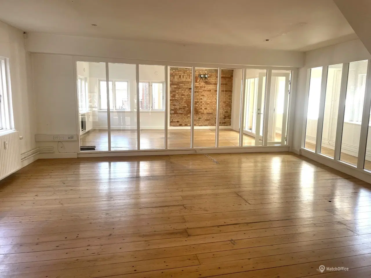 Billede 1 - Stemningsfuldt kontorlejemål i Elvirasminde