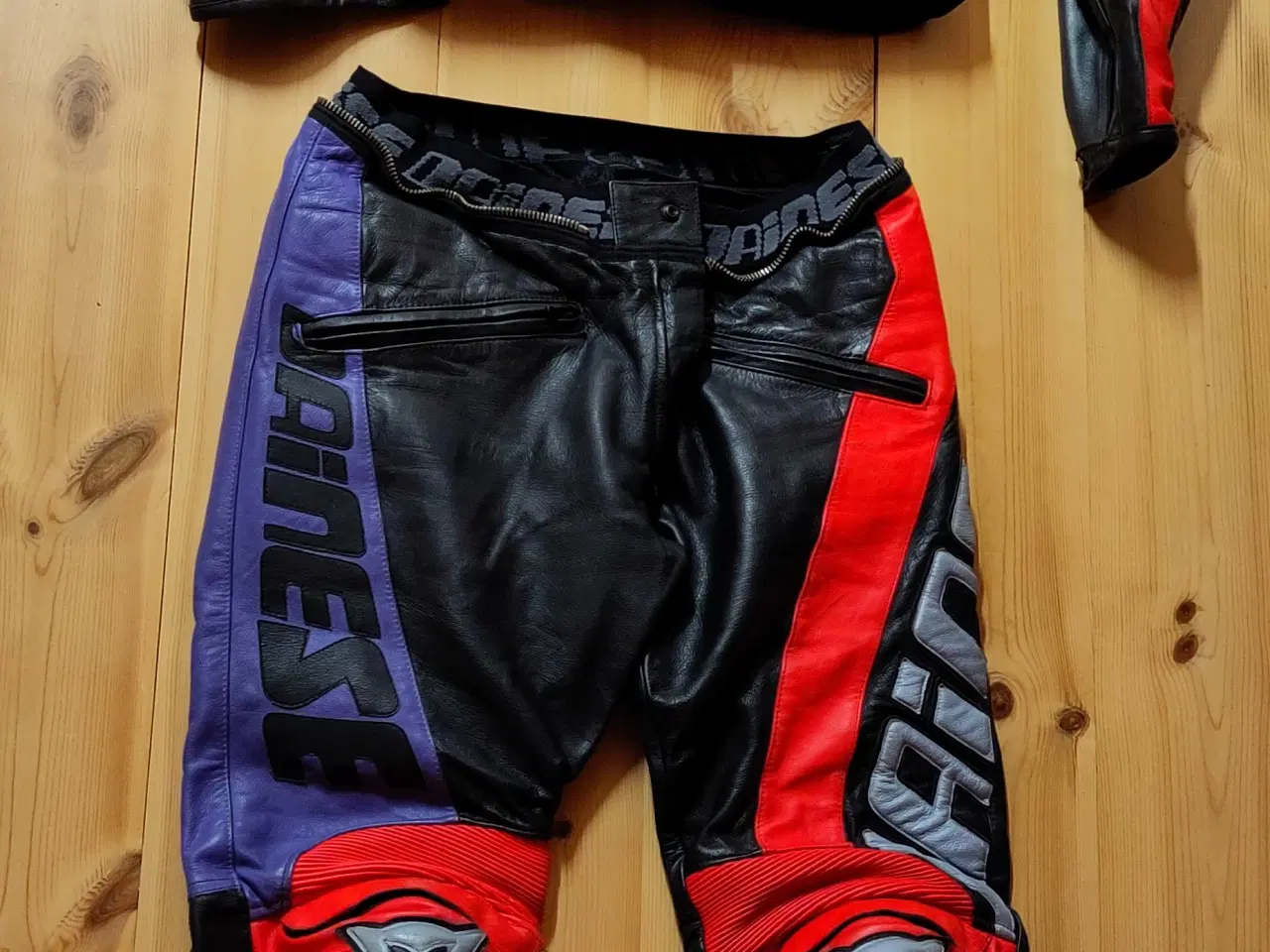 Billede 3 - Dainese læderdragt str 52