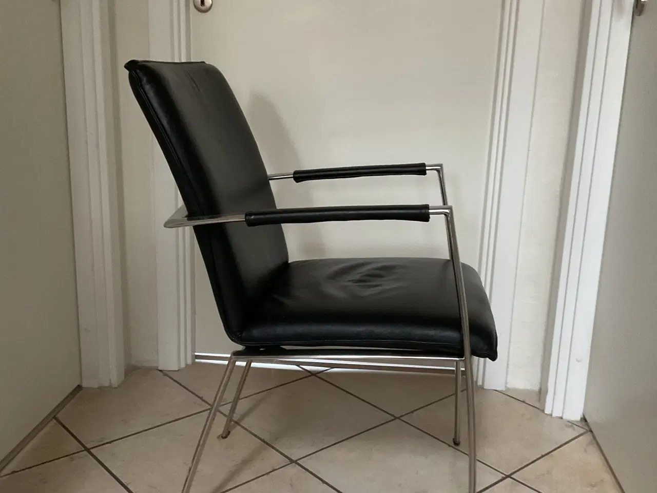 Billede 2 - Spisebordstole Sort skind