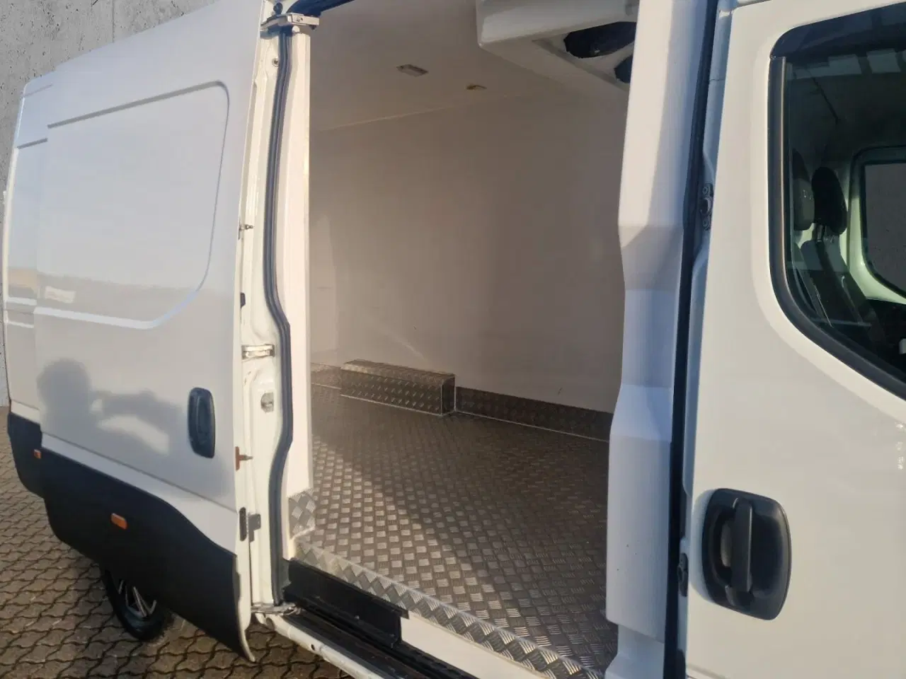 Billede 9 - Iveco Daily 2,3 35S16 12m³ Kølevogn AG8