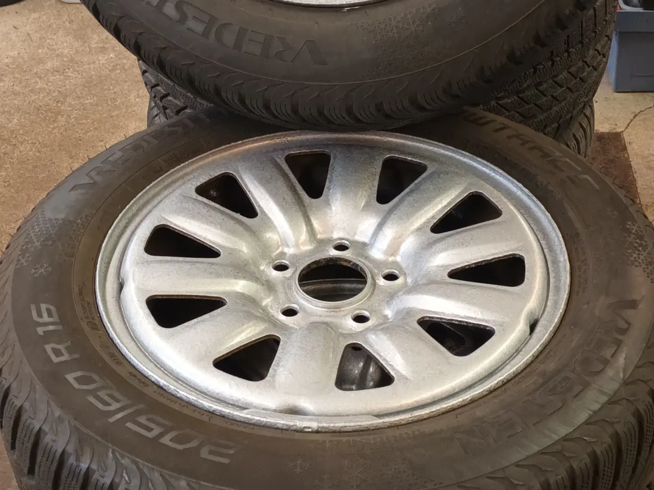 Billede 1 - 16 Tommer Stålfælge m/vinterdæk. 