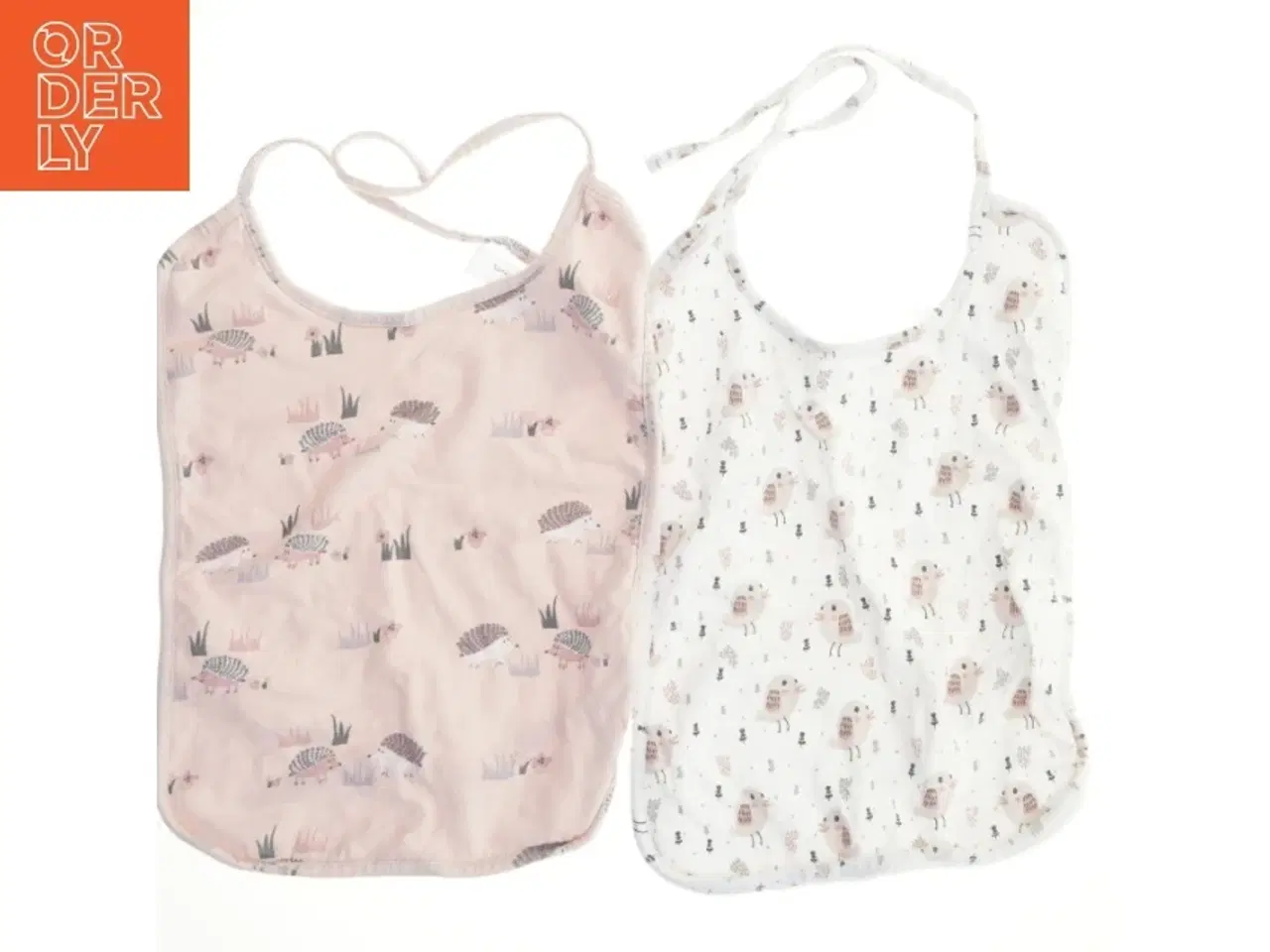 Billede 1 - To baby hagesmække med dyreprint (str. 38x27,5 cm)