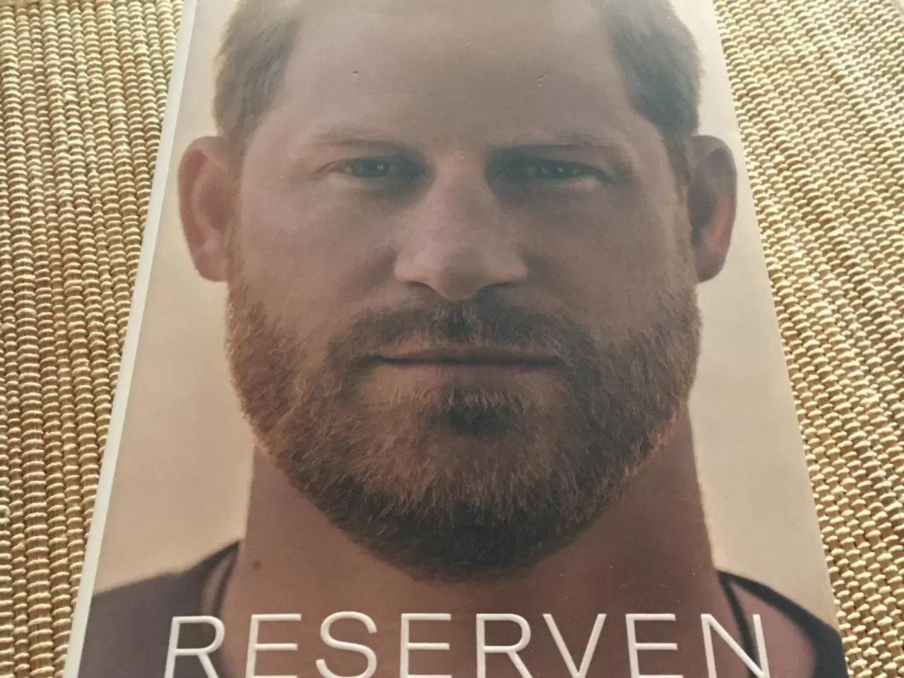 Billede 1 - " Reserven " Biografi af Prins Harry.