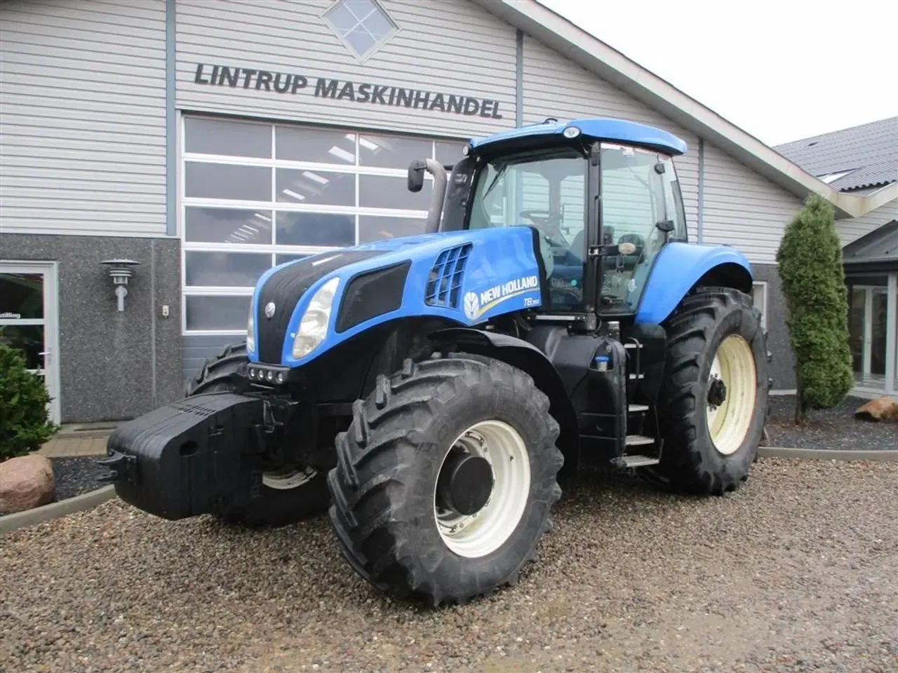 Billede 6 - New Holland T8.390 Med fin 600/70R30 og 710/70R42 dæk montering på.