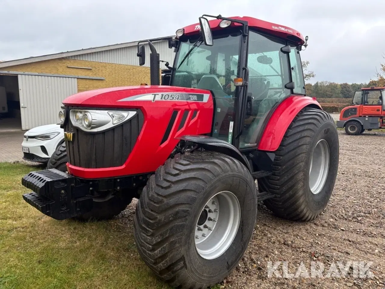 Billede 1 - Traktor Tym T 1054