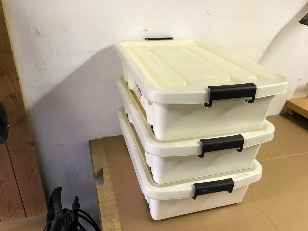 Billede 2 - 3 stk. hvide opbevaringsbokse (Uno bedroller box)