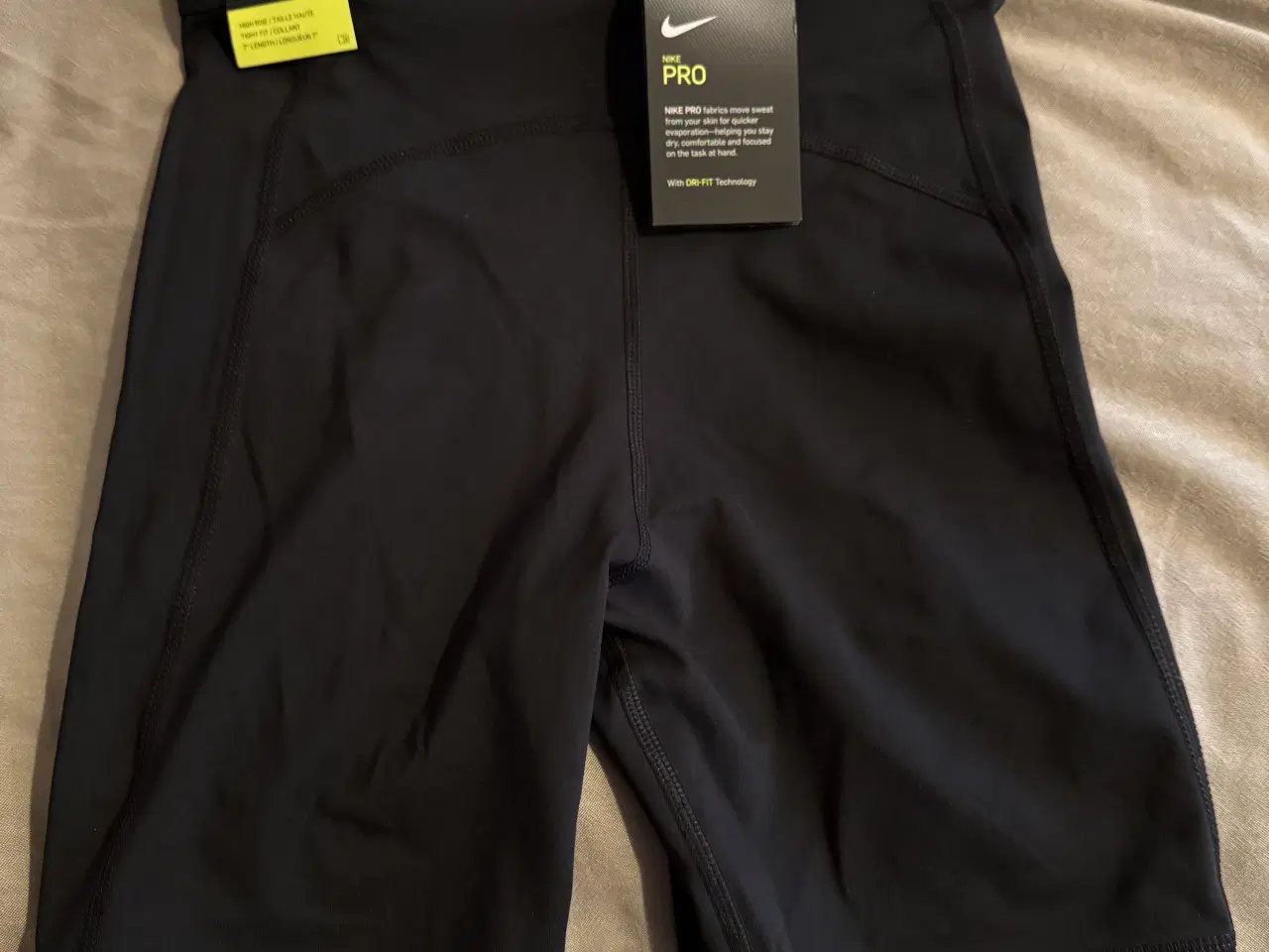 Billede 1 - Nike Performance SHORT - Tights